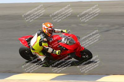 media/Apr-10-2022-SoCal Trackdays (Sun) [[f104b12566]]/Bowl (11am)/